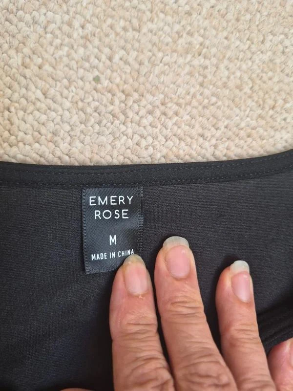 Emery Rose Vestido fino preto com mangas de renda M – photo 11